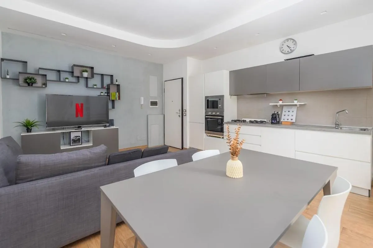 Wonderful Suite Near Center,Wifi,Comfort,Parking Milan Apartment